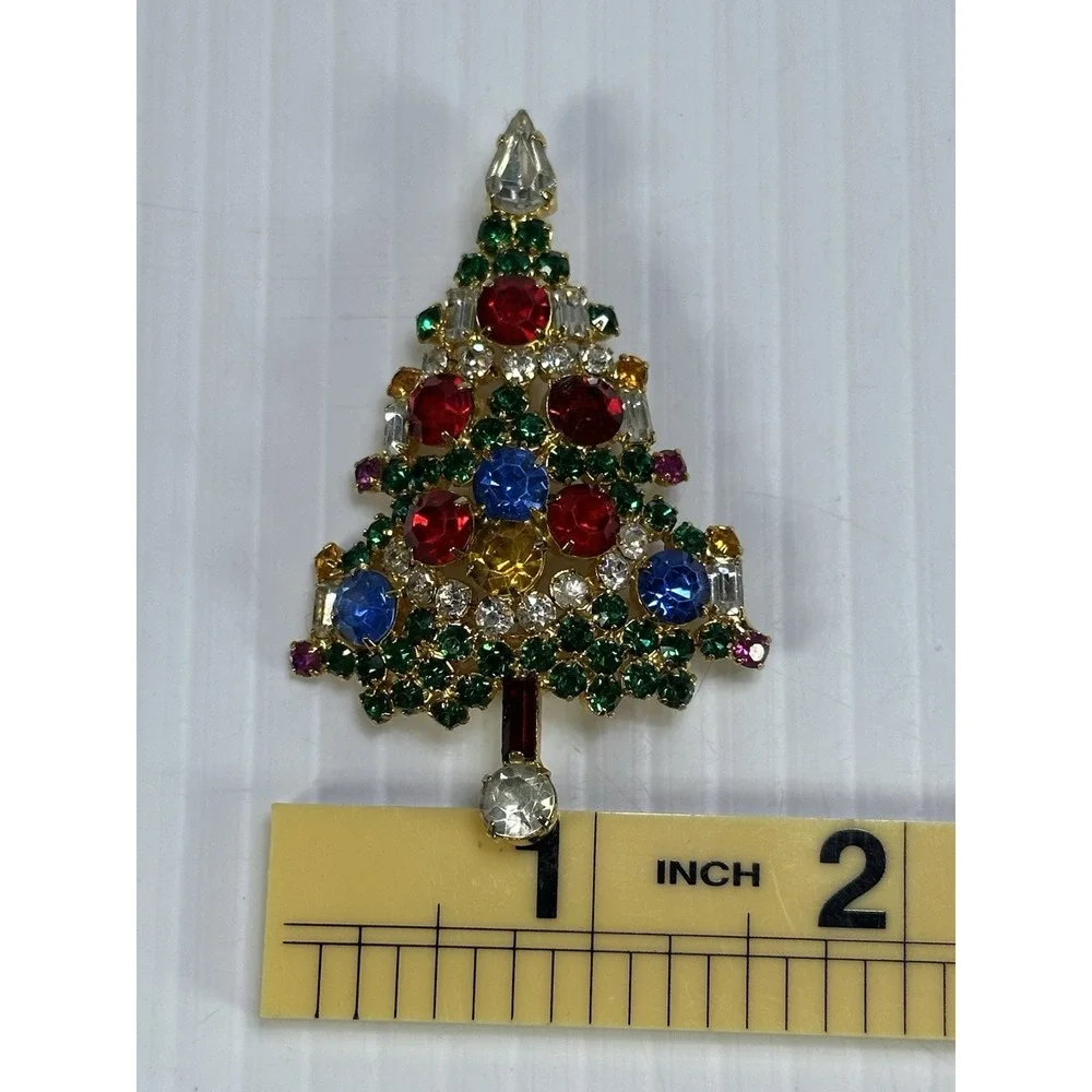 Vintage WARNER Gold Tone Multicolor Rhinestone CHRISTMAS TREE Pin Brooch